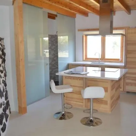 Sleeps 2 Wifi Holiday home Famara