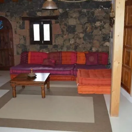 Sleeps 2 Wifi Holiday home