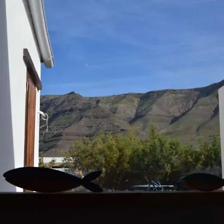 Sleeps 2 Wifi Famara
